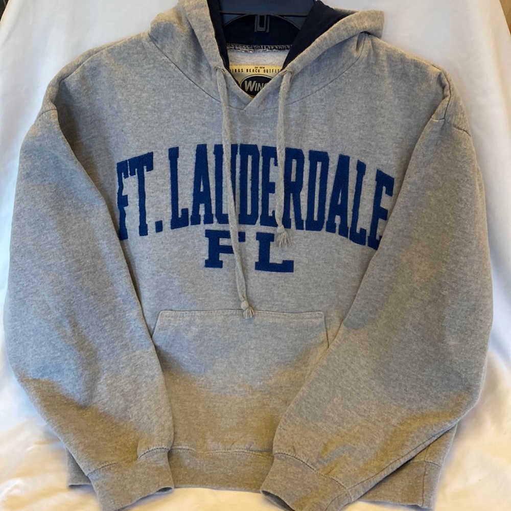 Gently Worn Wings Beach Outfitters The Perfect Hoodie -Gray- Medium